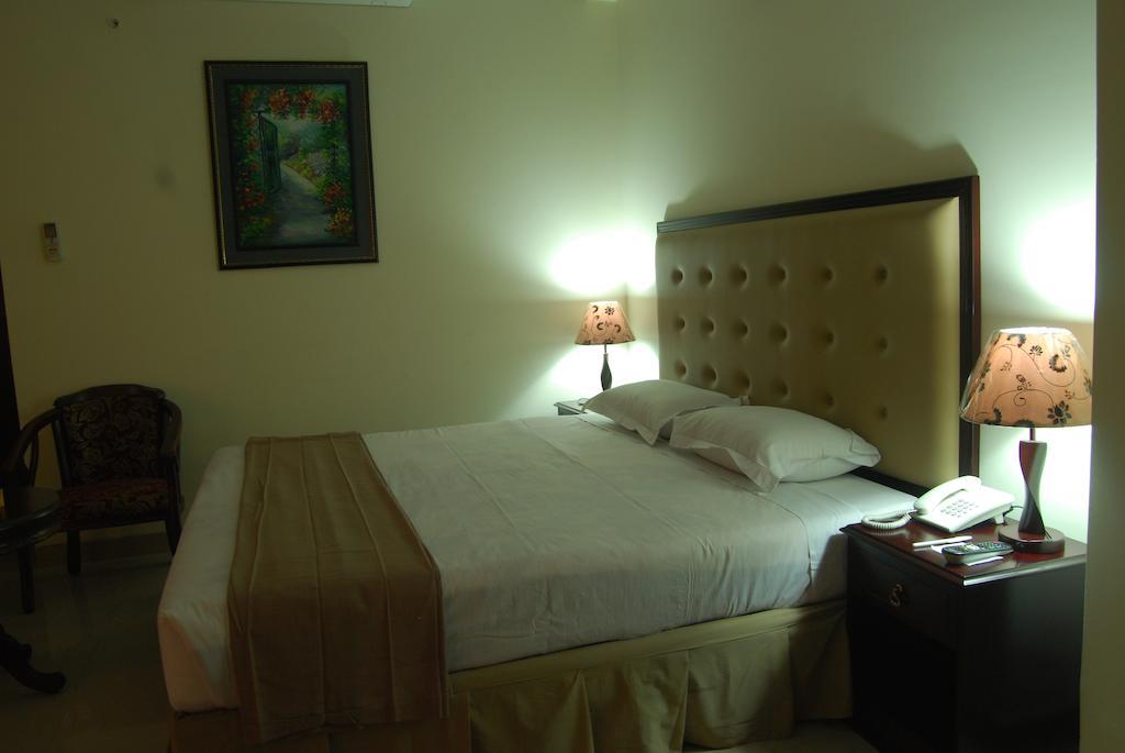 Ambassador Residency Hotel Chittagong Room photo